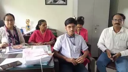 અંકલેશ્વર: સંસ્કારદીપ વિદ્યાલયમાં ધોરણ-10માં અભ્યાસ કરતા ચૈતન્ય લકકડે ઇસરો યુવીકા 2025 અંતર્ગત 15 દિવસની તાલીમમાં ભાગ લીધો