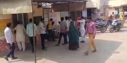 निवाई: झिलाय गांव में एक तेल मिल गोदाम में सरसों से भरी बोरियों का ढेर गिरने से एक मजदूर की दबकर हुई मौत