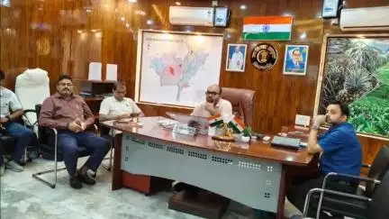 किशनगंज: किशनगंज में मतदान प्रतिशत बढ़ाने के लिए वीडियो कांफ्रेंस, जागरूकता अभियान चलाने के निर्देश