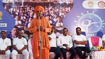 ಬೀದರ್: ಜಗತ್ತಿಗೆ ಮಾನವೀಯ ಮೌಲ್ಯ ತೋರಿಸಿದ್ದು ಭಾರತ ; ಪಟ್ಟಣದಲ್ಲಿ ಹಿರೇಮಠ ಸಂಸ್ಥಾನದ ಪಟ್ಟದೇವರು