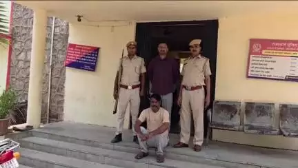 हिण्डौन: कोतवाली पुलिस ने महिला के साथ दुष्कर्म कर फोटो-वीडियो वायरल करने वाले ₹2000 के ईनामी आरोपी को यूपी से किया गिरफ्तार