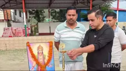 जोशियाड़ा: पुलिस लाइन ज्ञानसू में पुलिस जवानों ने विभिन्न योगाभ्यास कर स्वस्थ रहने का दिया संदेश