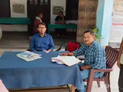 छौड़ाही: छौराही थाना परिसर में भूमि विवाद के निपटारों को लेकर लगाया गया जनता दरबार, रेवेन्यू ऑफिसर रहे मौजूद