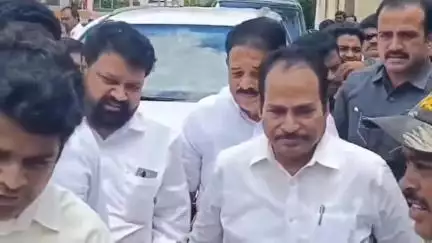 కల్లి తండాలో వీర జవాన్ మురళీ నాయక్ కుటుంబానికి రూ.25 లక్షల చెక్కును అందజేసిన జనసేన పార్టీ తిరుపతి ఎమ్మెల్యే శ్రీనివాసులు