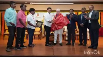 నాగర్ కర్నూల్: నాగర్ కర్నూల్ రెడ్ క్రాస్ సొసైటీకి అవార్డు అందుకున్న ఎమ్మెల్యే డాక్టర్ రాజేష్ రెడ్డి