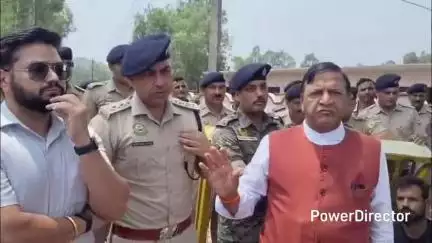 नाहन: माजरा क्षेत्र में भाजपा प्रदेश अध्यक्ष बिंदल ने एसडीएम से कहा- अपना बोलने का तरीका ठीक करें