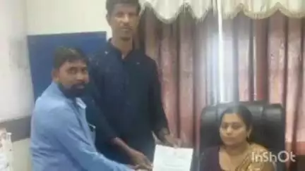 भद्रावती: शहरात आठवडी बाजारासाठी निश्चीत जागा द्या, माजी उपाध्यक्ष चटकी यांचे नगर परिषद कार्यालयात निवेदन