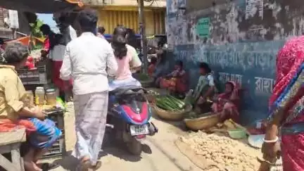 রামপুরহাট ২: মাড়গ্রামের বাজারে নেই কোনো শৌচালয় সমস্যায় সাধারণ মানুষ #Jansamasya
