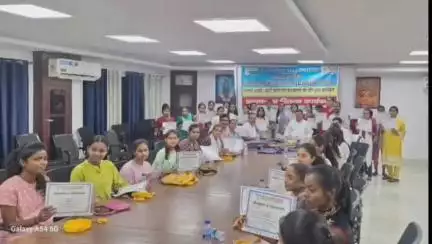 सिंगरौली: एनसीएल जयंत परियोजना में कौशल विकास कार्यक्रम का समापन, 60 युवतियों ने लिया प्रशिक्षण