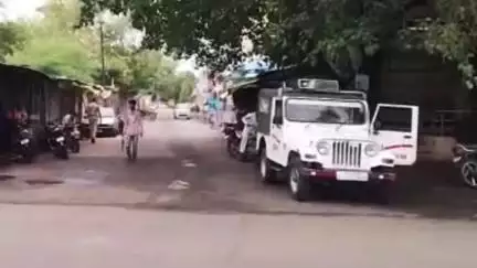 रायपुर: रायपुर पुलिस ने कस्बे से एक सट्टा खाईवाल और शांतिभंग मामले में फतेहगढ़ से एक युवक को किया गिरफ्तार
