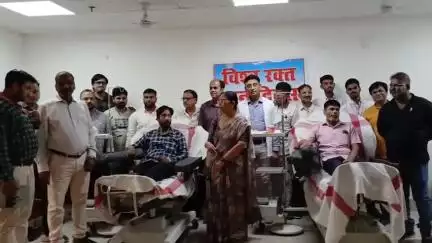 बेतिया: विश्व रक्तदान दिवस पर मेडिकल छात्रों ने दिखाया उत्साह, 25 यूनिट रक्त जुटा