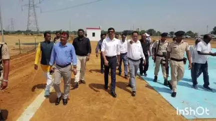 जमुई: DM ने निर्माणाधीन पंचायत सरकार भवन एवं खेल मैदान का किया निरीक्षण, दिए आवश्यक दिशा-निर्देश