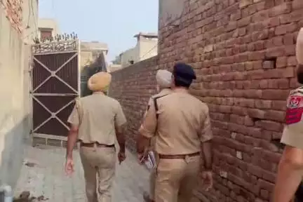 ਮੋਗਾ: ਮੋਗਾ ਦੇ ਪਿੰਡ ਚੂਹੜ ਚੱਕ ਵਿੱਚ ਕਾਸੋ ਸਰਚ ਆਪਰੇਸ਼ਨ ਤਹਿਤ ਨਸ਼ਾ ਤਸਕਰਾਂ ਦੇ ਘਰਾਂ ਦੀ ਲਈ ਤਲਾਸ਼ੀ