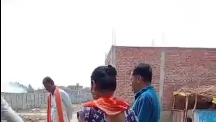 हमीरपुर: सुमेरपुर कस्बे में सीसी मार्ग मनमाने ढंग से बनवाने का आरोप लगाकर की गई शिकायत