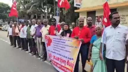 கடலூர்: அடிப்படை வசதிகளை நிறைவேற்றக் கோரி கோண்டூரில் சி பி எம் சார்பில் நடை பயண பிரச்சார இயக்கம்