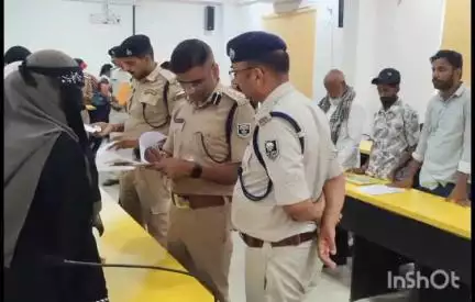 गया टाउन सीडी ब्लॉक: गया जी: एसएसपी कार्यालय में एसएसपी ने लगाया जनता दरबार, 30 लोगों की सुनी गईं समस्याएं