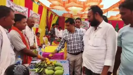 धुरकी: बिरसा हरित ग्राम योजना के तहत आम बागवानी मेले का आयोजन