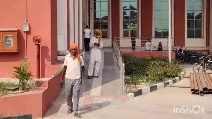 पडरौना: पिपराघाट मुस्तक़िल रानीगंज में युवक की संदिग्ध मौत, परिजनों ने जताई साजिश की आशंका, पुलिस ने शव का कराया पोस्टमार्टम