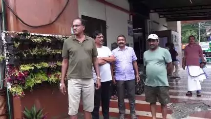 ദേവികുളം: അടിമാലി ഇരുമ്പുപാലത്ത് വിനോദസഞ്ചാരിക്ക് തെരുവ് നായയുടെ കടിയേറ്റു