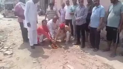 चरखी दादरी: नगर परिषद चेयरमैन ने वार्ड नं 16 व 17 में नवनिर्मित सड़कों का उद्घाटन किया, मूलभूत सुविधाएं देने का आश्वासन दिया