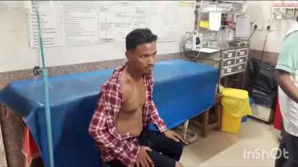 গঙ্গারামপুর: গঙ্গারামপুর থানার শুকদেবপুর এলাকায় দুই মোটরবাইকের সংঘর্ষে আহত যুবক