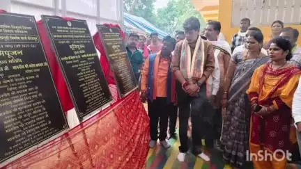 जगदलपुर: उपनपाल एवं कोण्डावाल में सीसी सड़क, माता गुड़ी आहता निर्माण कार्य का विधायक किरण देव और सांसद कश्यप ने किया भूमि पूजन