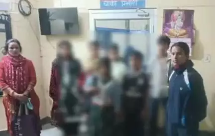 रुद्रपुर: पिथौरागढ़ से बिना बताए दिल्ली घूमने जा रहे 6 बच्चों को खटीमा पुलिस ने सकुशल बरामद कर परिजनों को सौंपा