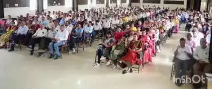 राजनांदगांव: शहर के डॉक्टर बल्देव प्रसाद मिश्र शासकीय स्कूल में कलेक्टर ने शिक्षा विभाग के अधिकारियों की ली बैठक
