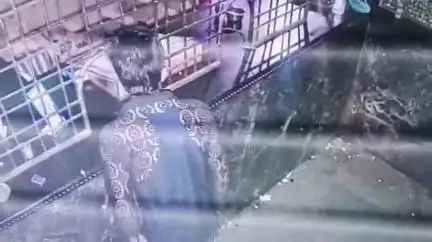 नागपूर शहर: दिघोरी चौकातील बियर बार मध्ये चोरी करण्यासाठी चोर घुसला खिडकीतून, सीसीटीव्ही फुटेज सोशल मीडियावर व्हायरल