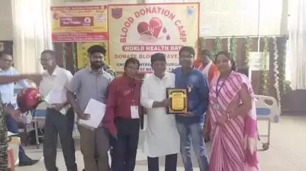 ফরিদপুর দুর্গাপুর: ডঃ কার্ল ল্যান্ডস্টেইনার জন্মদিন উপলক্ষে CRPF দুর্গাপুর গ্রুপ সেন্টার ও অমরাবতী women's ওয়েলফেয়ার সোসাইটির রক্তদান