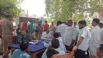 सवायजपुर: पाली थाने पर समाधान दिवस में एसडीएम और सीओ ने सुनी जन शिकायतें, कहा- हर हाल में करें पीड़ित की मदद
