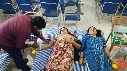 ময়ূরেশ্বর ১: বিশ্ব রক্তদাতা দিবসে মল্লারপুরে রক্তদানে এগিয়ে মহিলারা