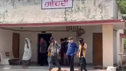 बांसवाड़ा: केसरपुरा गांव में अज्ञात कारणों से युवती ने फांसी लगाकर जान दी, शव को मोर्चरी में रखा गया