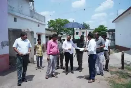 डोमचांच: उपायुक्त कोडरमा ने किया नगर पंचायत डोमचांच का निरीक्षण, अधिकारियों को दिए आवश्यक दिशा-निर्देश