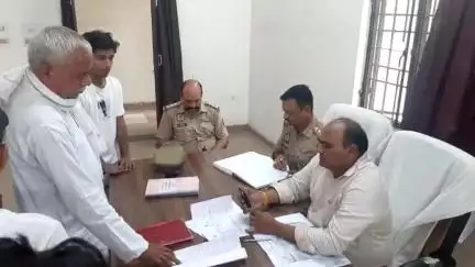 जसवंतनगर: जसवंतनगर थाना सभागार में आयोजित थाना समाधान दिवस, तहसीलदार दिलीप कुमार ने सुनीं समस्याएं