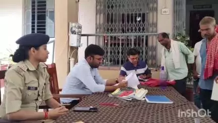तारापुर: तारापुर थाना परिसर में भूमि विवाद मामलों के समाधान के लिए शनिवार को लगा जनता दरबार