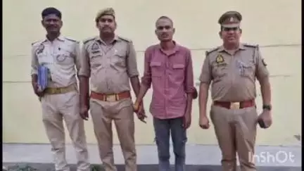पैलानी: पैलानी थाना पुलिस ने ₹25,000 के इनामिया वांछित अभियुक्त को किया गिरफ्तार