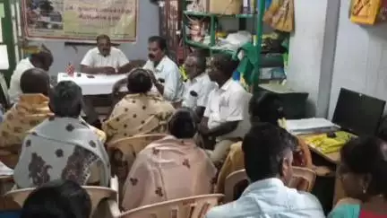 அருப்புக்கோட்டை: சொக்கலிங்கபுரம் நகராட்சி சுகாதார மையத்தில் நகராட்சியில் சிறப்பாக பணிபுரிந்த தூய்மைப் பணியாளர்களை கௌவரப்படுத்தும் நிகழ்ச்சி