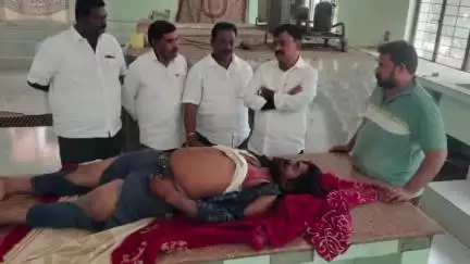 కడప: కడప నగర శివారులో జరిగిన రోడ్డు ప్రమాదంలో మృతుల కుటుంబాలను ప్రభుత్వం ఆదుకోవాలి: మాజీ డిప్యూటీ సీఎం అంజాద్ భాష