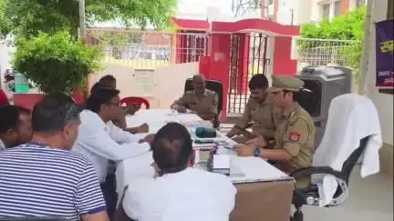 अमरोहा: अमरोहा नगर कोतवाली में आयोजित समाधान दिवस, उमड़ी फरियादियों की भीड़