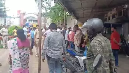 কৃষ্ণনগর ১: কৃষ্ণনগর পৌরসভার  ইঞ্জিনিয়ারকে গায়ে হাত দেয়ার অভিযোগ কাউন্সিলরদের বিরুদ্ধে, প্রতিক্রিয়া চেয়ারম্যানের