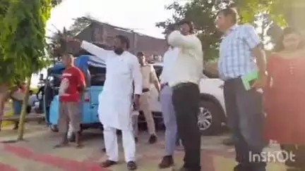 नावकोठी: विष्णुपुर चकमुजफ्फर मोईन के सौंदर्यीकरण अभियान ने पकड़ी गति, डीडीसी एवं अन्य ने किया निरीक्षण