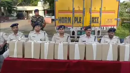 बलियापुर: बलियापुर पुलिस ने दस चक्का कंटेनर में अवैध शराब की ज़ब्त, सिटीएसपी ने प्रेस कॉन्फ्रेंस कर दी जानकारी