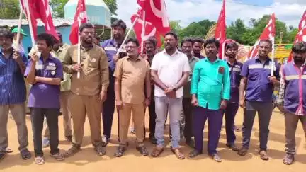 కడప: తల్లికి వందనం పారిశుద్ధ్య కార్మికుల పిల్లలందరికీ కూడా వర్తింప చేయాలని CITU నగర కమిటీ ఆధ్వర్యంలో ధర్నా