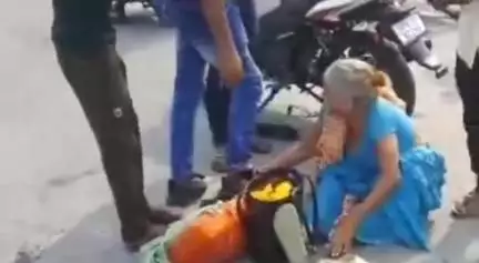 हैदरगढ़: बंधवा मोड़ के पास आमने-सामने दो बाइकों की जोरदार भिड़ंत, एक बुजुर्ग महिला सहित तीन लोग घायल