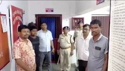 মেদিনীপুর: RPF-র তৎপরতায় গোকুলপুর স্টেশন থেকে উদ্ধার হল এক নাবালক, মেদিনীপুরে তুলে দেওয়া হলো পরিবারের হাতে