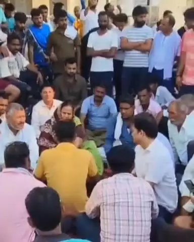 जयपुर: मोखमपुरा थाना इलाके में एक युवक का शव पेड़ से लटका हुआ मिला, मामला सामने आया