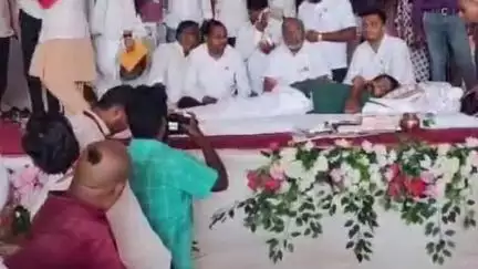 अंबड: बच्चू कडू यांचे उपोषण सुटले शहागड येथील पैठण फाटा येथे होणारा रास्ता रोको रद्द सुरेश काळे शेतकरी संघटना जिल्हाध्यक्ष यां