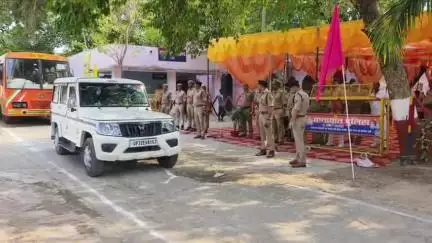 ज्ञानपुर: भदोही से चयनित 295 आरक्षी अभ्यर्थी लखनऊ के लिए रवाना