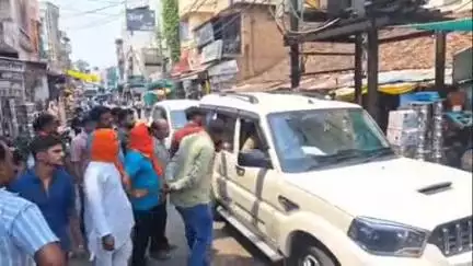 ललितपुर: धौर्रा से लाखों रुपए की सोने की चेन चोरी करने के मामले में पुलिस ने कटरा बाजार के सर्राफा व्यापारी को किया गिरफ्तार